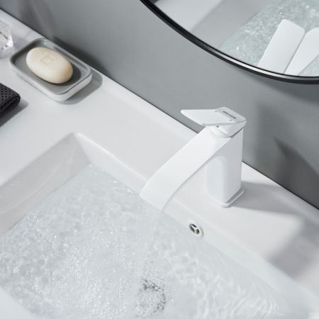 Смеситель для раковины Shevanik S4001C, белый, артикул S4001C