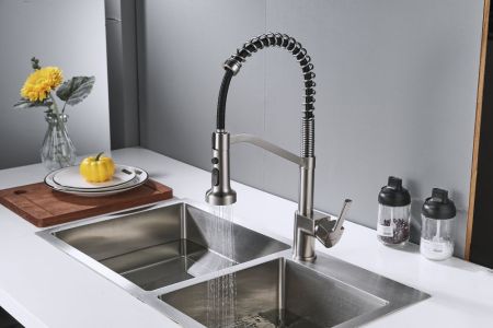 Смеситель для кухни с гибким изливом Shevanik S963L, сатин