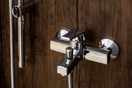 Смеситель для ванны Orange OneLife P02-100cr Хром, артикул P02-100cr