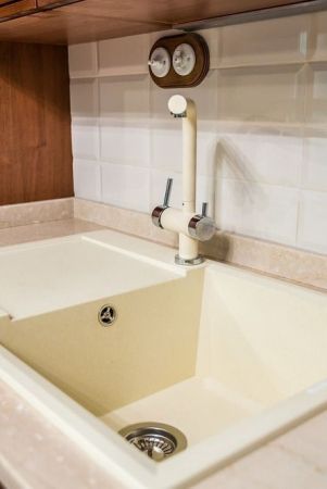 Смеситель для кухни, OMOIKIRI, Nagano, тип открывания воды-однорычажный, тип регулирования воды-керамический картридж, монтаж-на раковину/столешницу, отверстия для монтажа-1, высота, мм-294, вынос излива, мм-206, тип излива-поворотный, тип подводки-гибкая