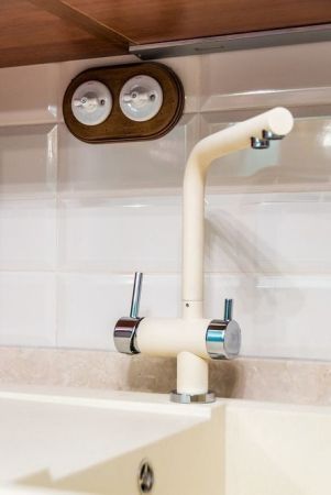 Смеситель для кухни, OMOIKIRI, Nagano, тип открывания воды-однорычажный, тип регулирования воды-керамический картридж, монтаж-на раковину/столешницу, отверстия для монтажа-1, высота, мм-294, вынос излива, мм-206, тип излива-поворотный, тип подводки-гибкая