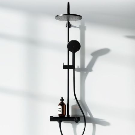 977750300 Jupiter душевая система с душевым ТМС смесителем-полкой, черный, артикул 977750300