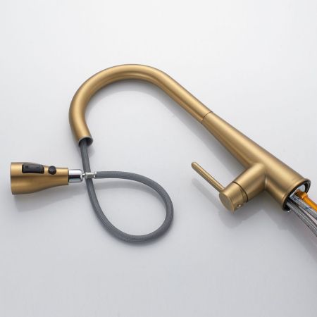 Смеситель для кухни с выдвижным изливом Shevanik S363G, золотой сатин