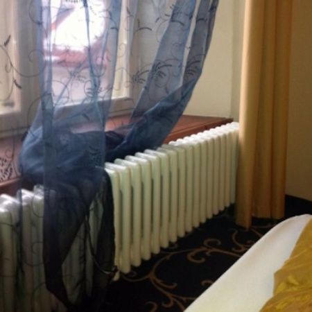 Стальной радиатор Arbonia 3050/08 8 секций с боковым подключением