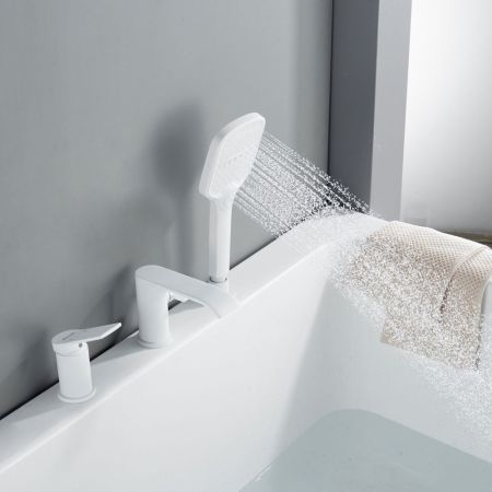 Смеситель на борт ванны Shevanik S4112C, белый
