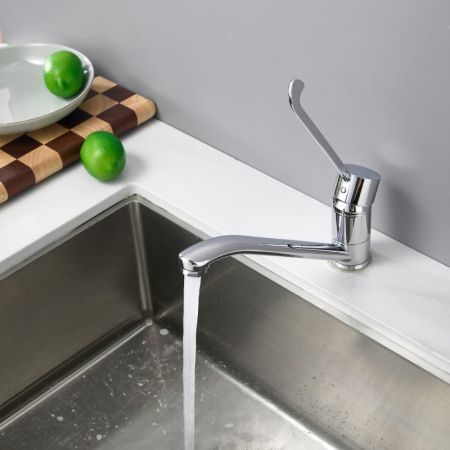 Смеситель для кухни с хирургической ручкой BELZ B70019, хром