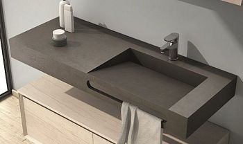 IBX, подвесная раковина Venus 121 см с центральной чашей (без выреза под полотенцедержатель) из натурального камня, цвет Blanco Verona