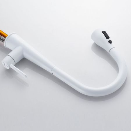 Смеситель для кухни с выдвижным изливом Shevanik S363C, белый