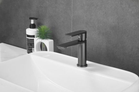 Смеситель для раковины Haiba HB10639-3, оружейная сталь, артикул HB10639-3