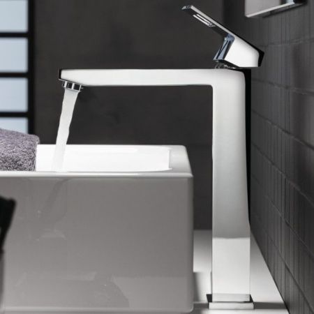 Смеситель для раковины  GROHE EUROCUBE 23406000 (хром, L-18 H-24,7), шт, артикул 23406000