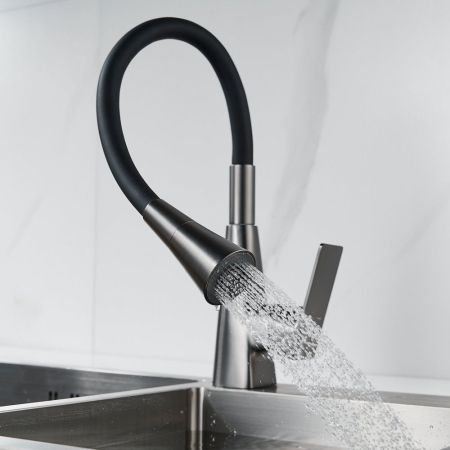 Смеситель для кухни с гибким изливом Shevanik S543T-3, оружейная сталь/черный