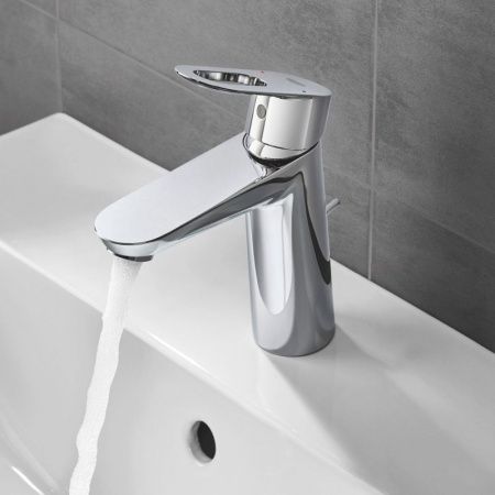 Смеситель для раковины GROHE BauLoop с донным клапаном, M-Size, хром (23762000) Смеситель для раковины GROHE BauLoop с донным клапаном, M-Size, хром (23762000)