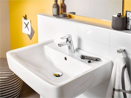 Смеситель для раковины, Kludi, Pure&Easy, тип открывания воды-однорычажный, тип регулирования воды-керамический картридж, монтаж-на раковину/столешницу, отверстия для монтажа-1, высота, мм-145, вынос излива, мм-120, донный клапан-есть, тип подводки-гибкая, артикул 373820565