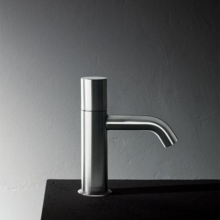 Fantini Nostromo Смеситель для раковины, 1 отв., без донного клапана, излив 115мм, цвет: хром, артикул 50 02 E904WF