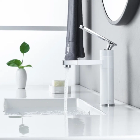 Смеситель для раковины с поворотным носиком Shevanik S6601F, белый/хром