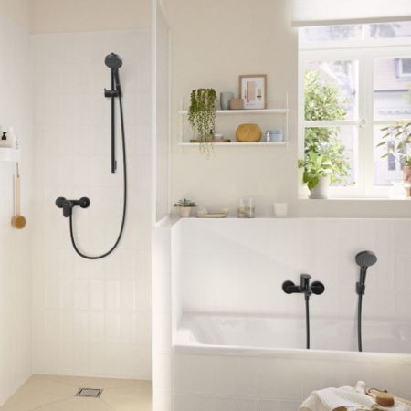 Смеситель для ванны и душа, Hansgrohe, Rebris S, тип открывания воды-однорычажный, тип регулирования воды-керамический картридж, монтаж-настенный, отверстия для монтажа-2, вынос излива, мм-173, регулируемое ограничение температуры, дивертер с переключател, артикул 72440670