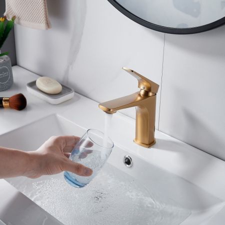 Смеситель для раковины Shevanik S4201G, золотой сатин, артикул S4201G