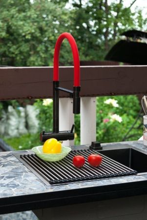 Ролл-маты, OMOIKIRI, ROLL-02-IN, ширина, мм-425, глубина, мм-350, материал: нержавеющая сталь/ черный силикон, цвет: нержавеющая сталь, стильные коврики расстилаются на крыле мойки или на столешнице. Прутья круглой формы. увеличивают пространство для сушк, артикул 4997004