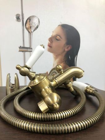 Смеситель для ванны Bravat Art F675109U-B1-RUS, бронза, артикул F675109U-B1-RUS